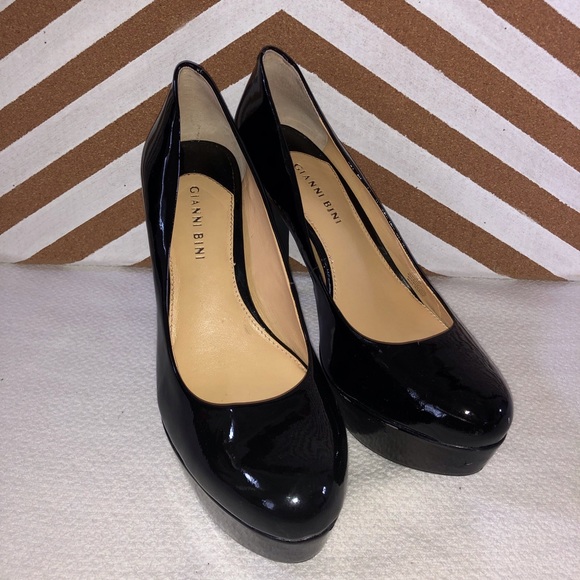 Black Patent Gianni Bini Pumps - Picture 2 of 2